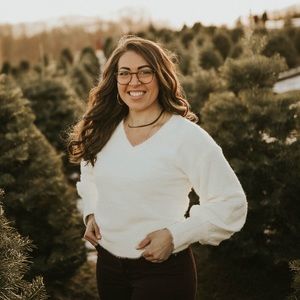 Meet your Posher, Holly